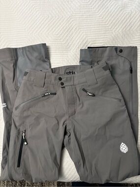 STIO Environ Gray Ski Pants with Zip Pockets